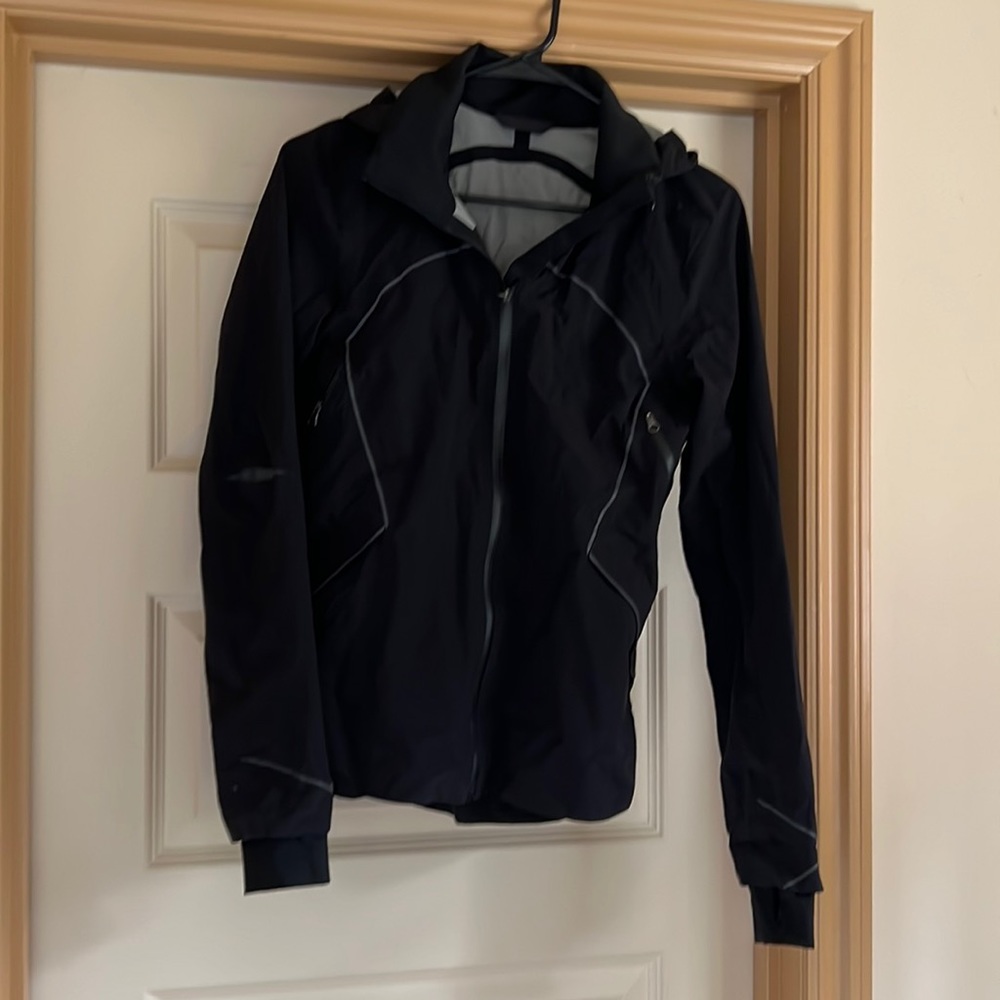 Lululemon reflective rain jacket